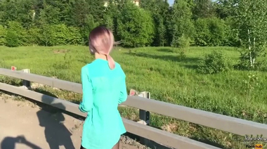 Глубокий минет россиянки, подавившейся вкусной спермой в парке
