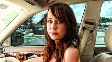 Пикапер заплатил шатенке за отсос члена и еблю в киску на улице