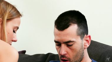 Жена надела красивое белье и нежно трахнулась с мужем в бритую киску